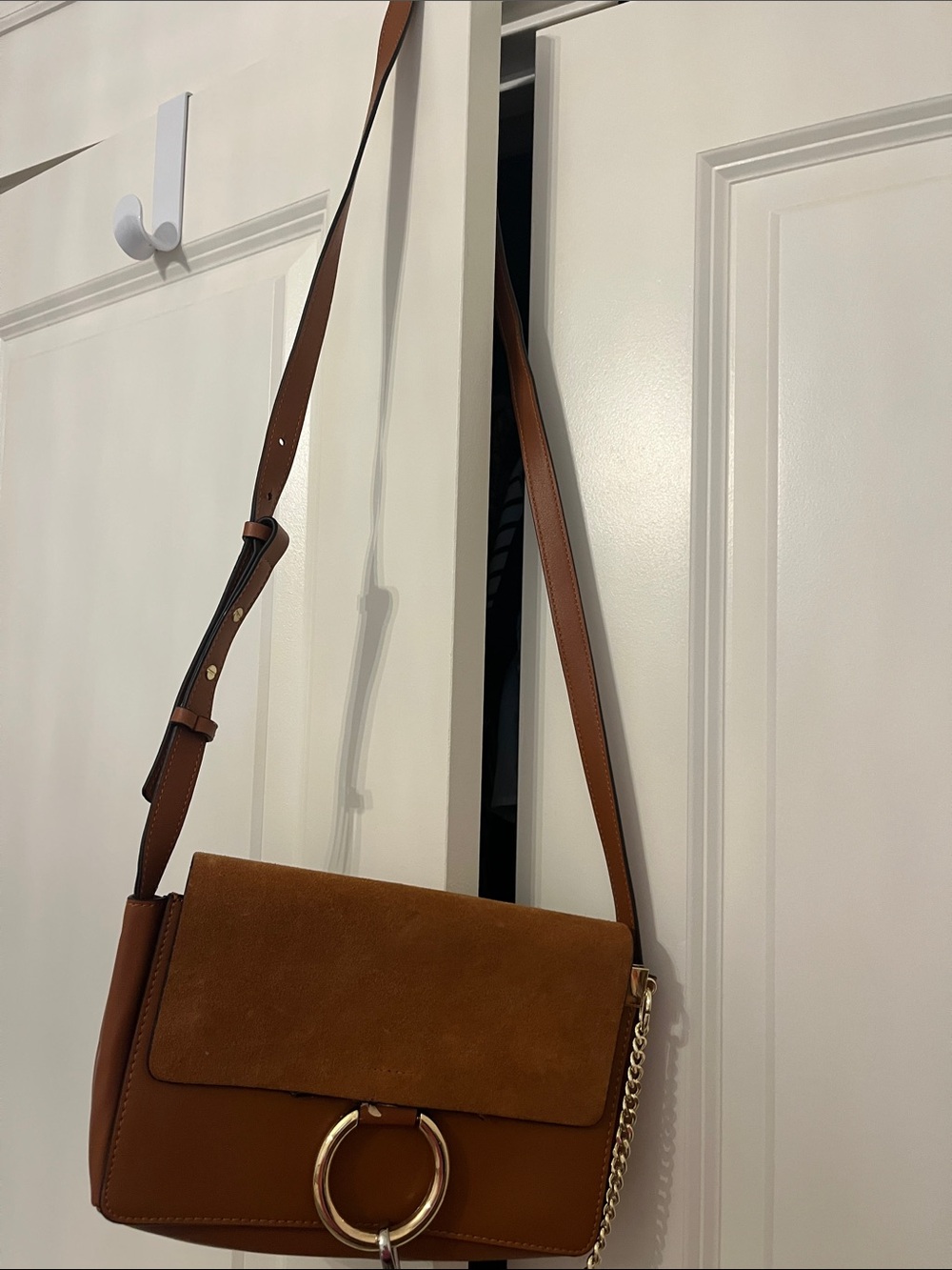 ❤️ 6 for 20 ❤️Brown shoulder purse with gold ring and trim